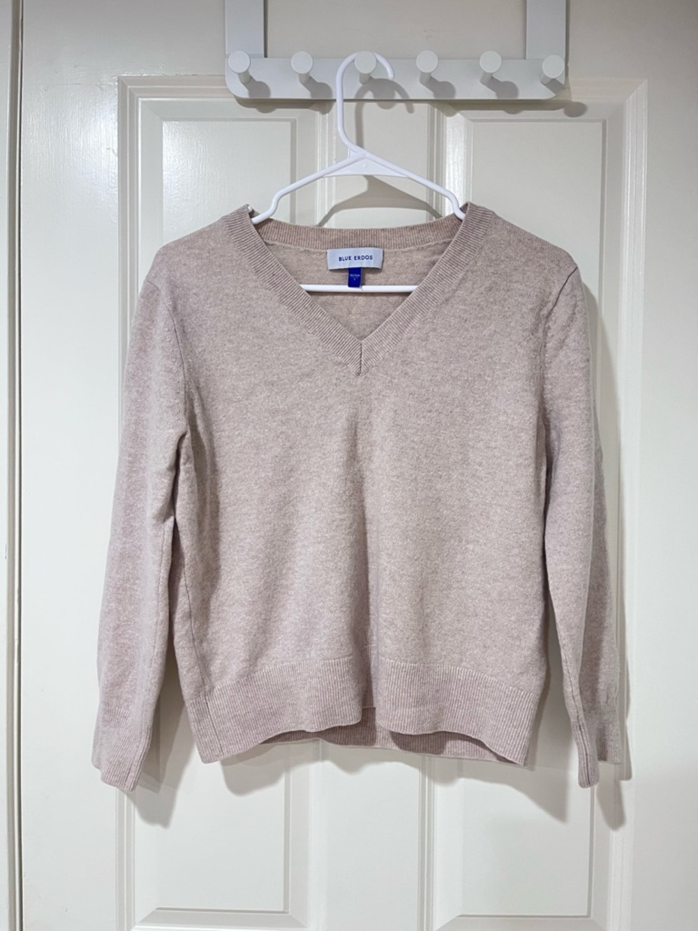 Women's V-Neck Cream Sweater 100% cashmere
